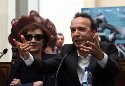foto inaugurazione mostra di benigni
